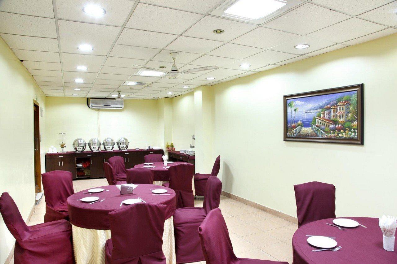 Hotel Tjs Grand Delhi  Eksteriør bilde