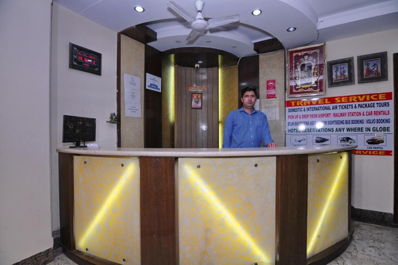 Hotel Tjs Grand Delhi  Eksteriør bilde